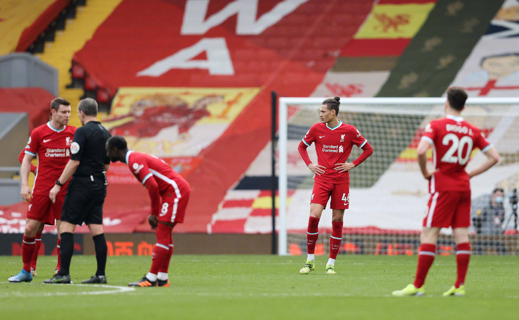 Rookie爆冷击败FPXScout与90激战利物浦分钟，网友：今晨拉齐奥单刀错失(利物浦 拉齐奥)